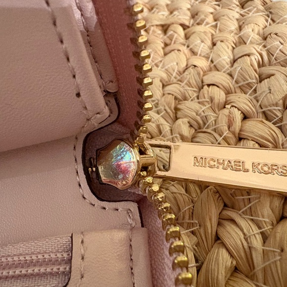 Michael Kors Jet Set Zippered LARGE Continental Pink Wristlet IMMACULATE & CUTE! - Picture 11 of 15